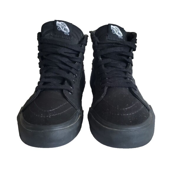 Athletic_Shoes